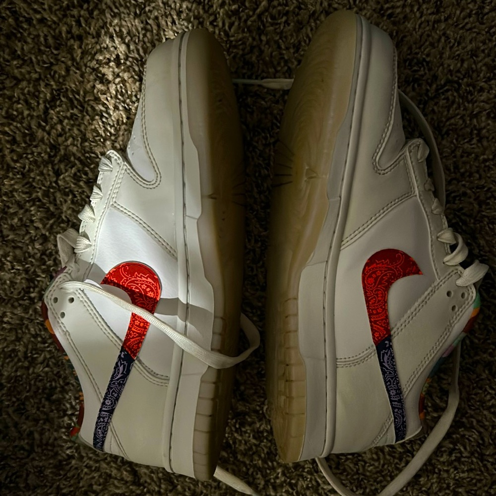 White Nike dunk lows size 6.5
